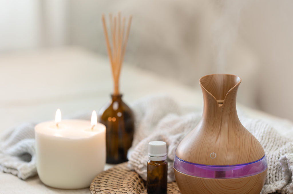 This image reflects the impact of a cold air diffuser in a well-scented home. Unlike candles, it offers consistent, flameless room fragrance that enhances daily life with effortless ease and elegance.